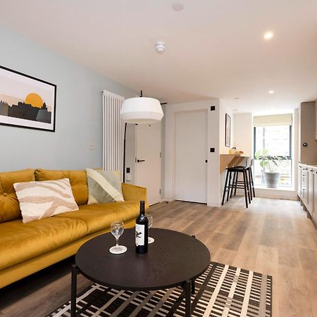 Charming Studios Near Holyrood Park & Calton Hill 에든버러 객실 사진