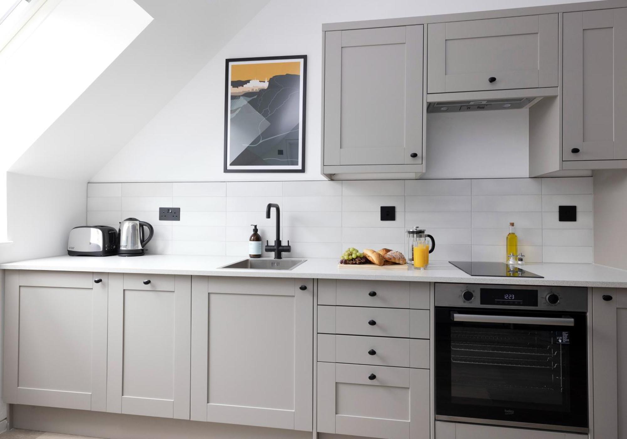 Charming Studios Near Holyrood Park & Calton Hill 에든버러 객실 사진