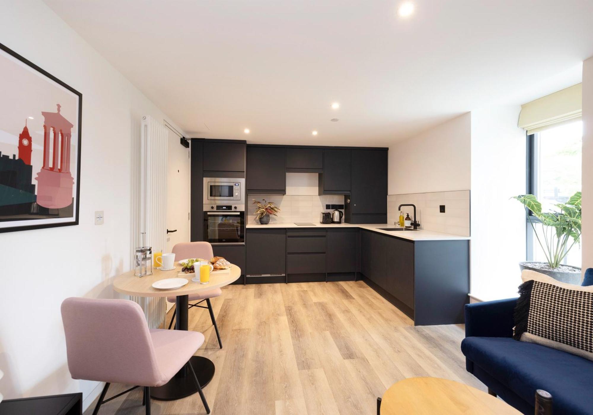 Charming Studios Near Holyrood Park & Calton Hill 에든버러 객실 사진