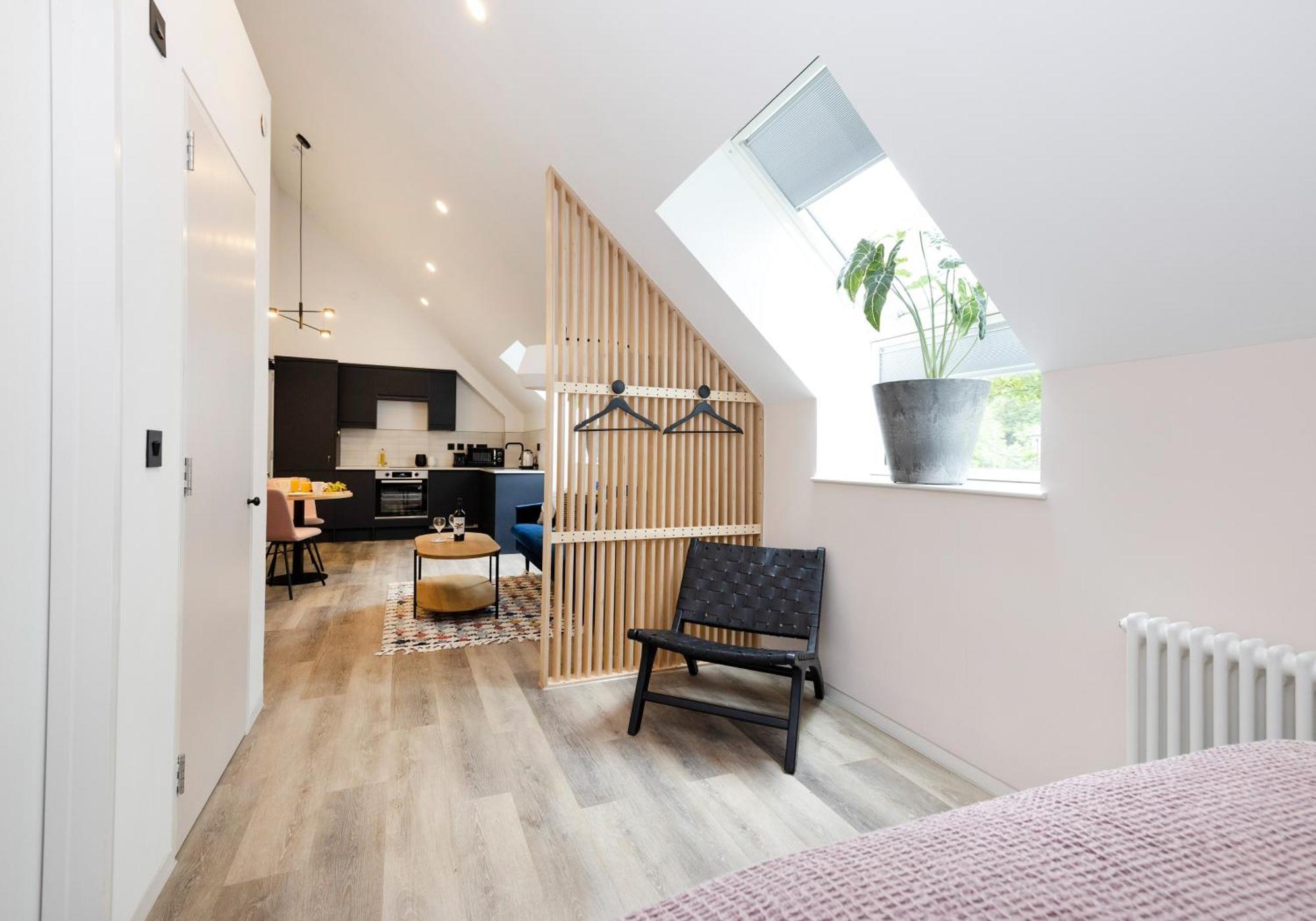 Charming Studios Near Holyrood Park & Calton Hill 에든버러 객실 사진