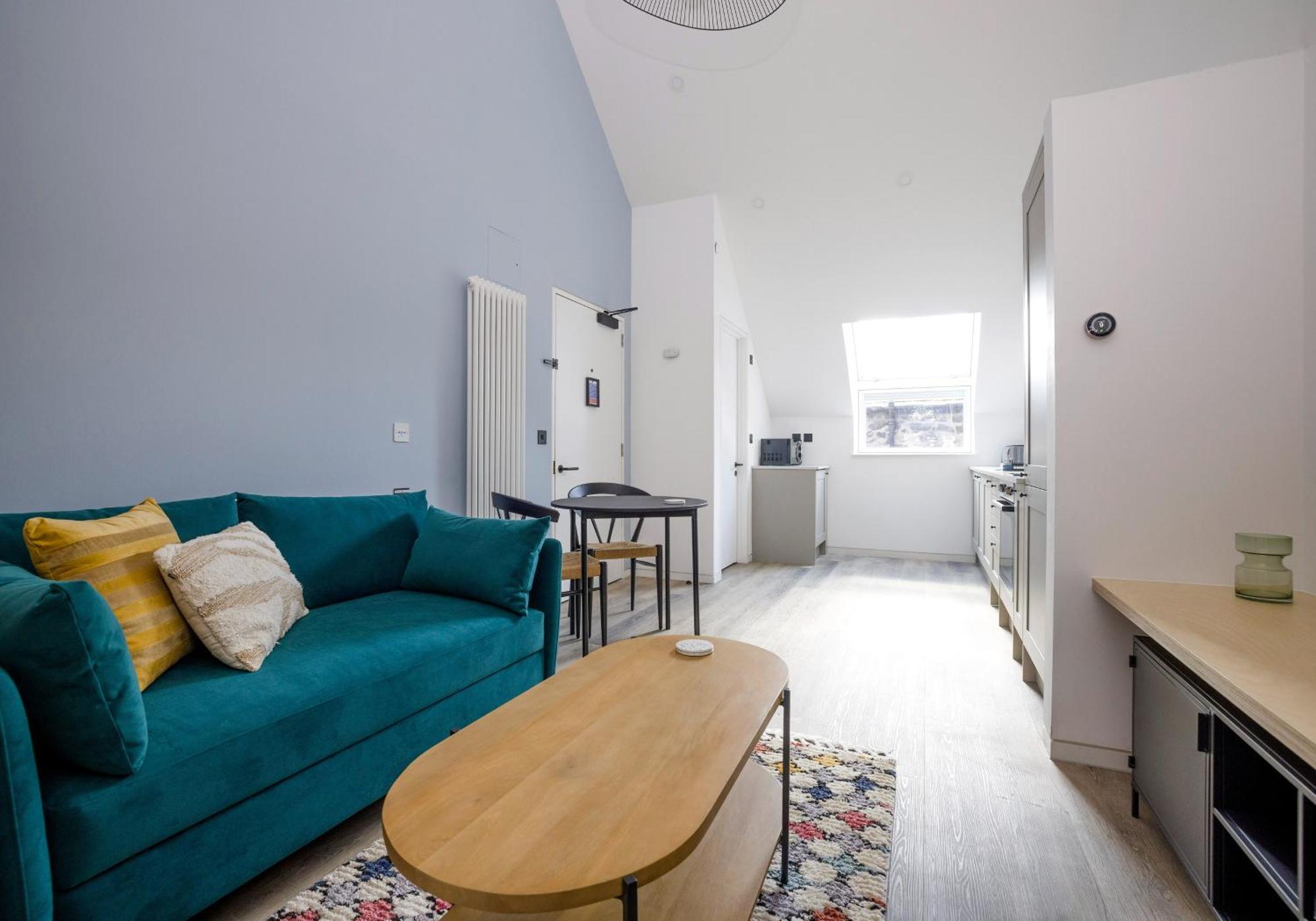Charming Studios Near Holyrood Park & Calton Hill 에든버러 객실 사진