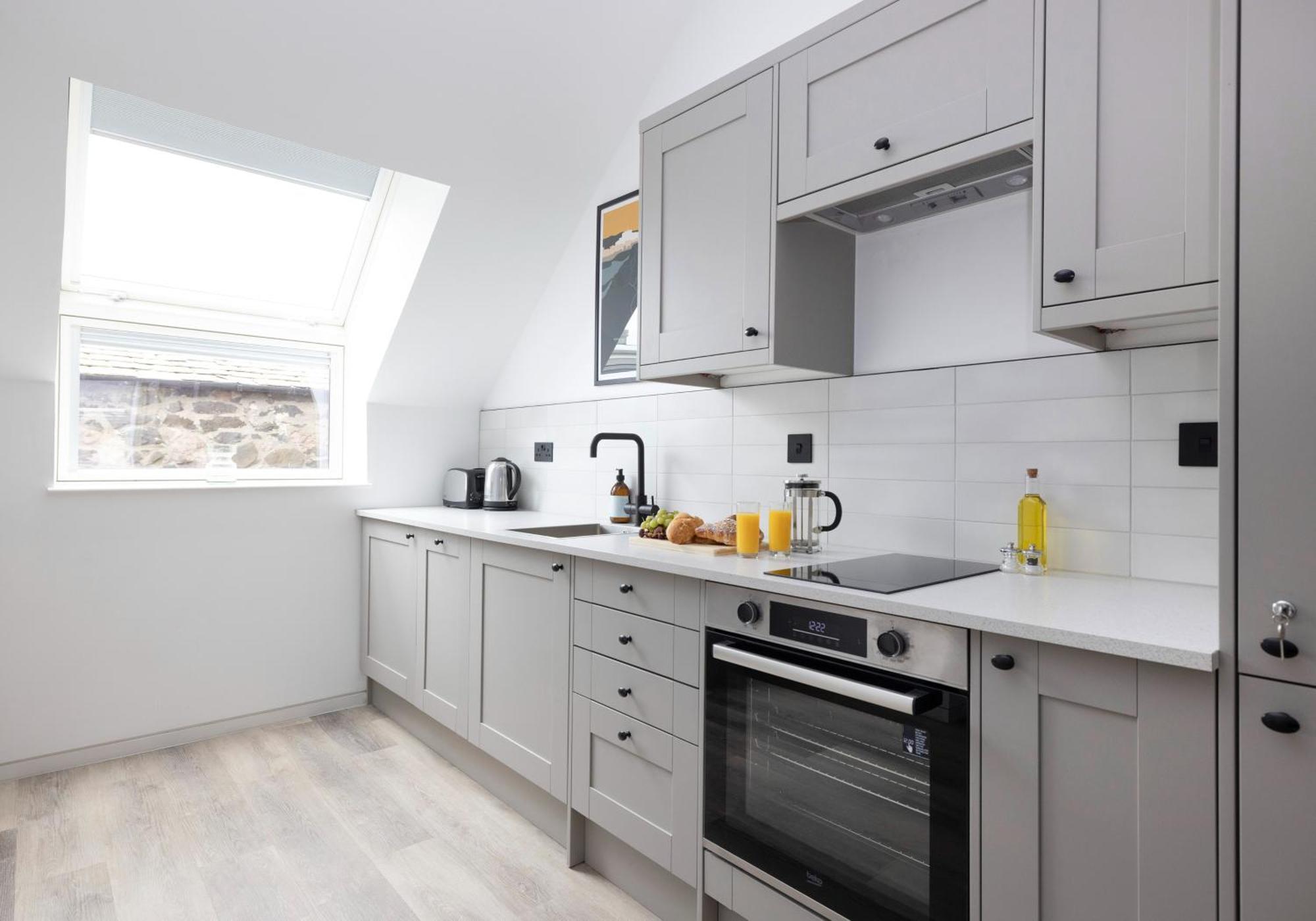 Charming Studios Near Holyrood Park & Calton Hill 에든버러 객실 사진