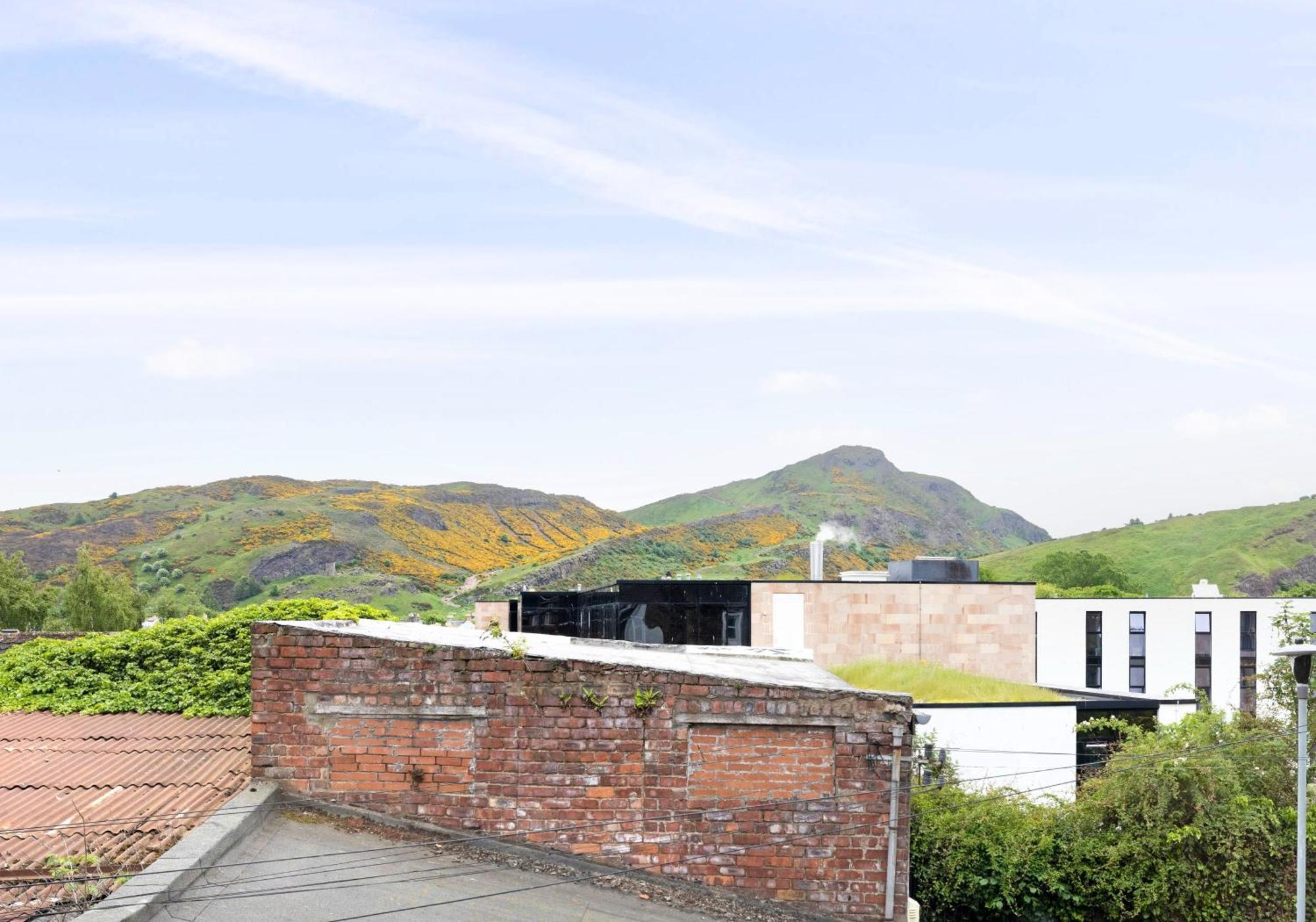 Charming Studios Near Holyrood Park & Calton Hill 에든버러 객실 사진