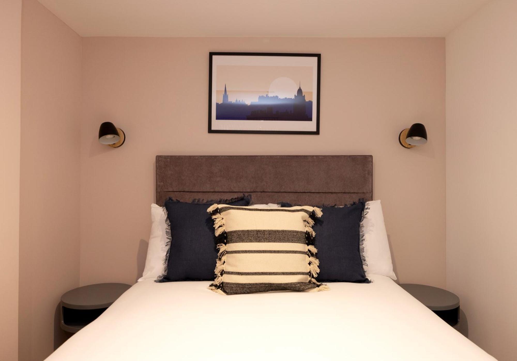 Charming Studios Near Holyrood Park & Calton Hill 에든버러 객실 사진