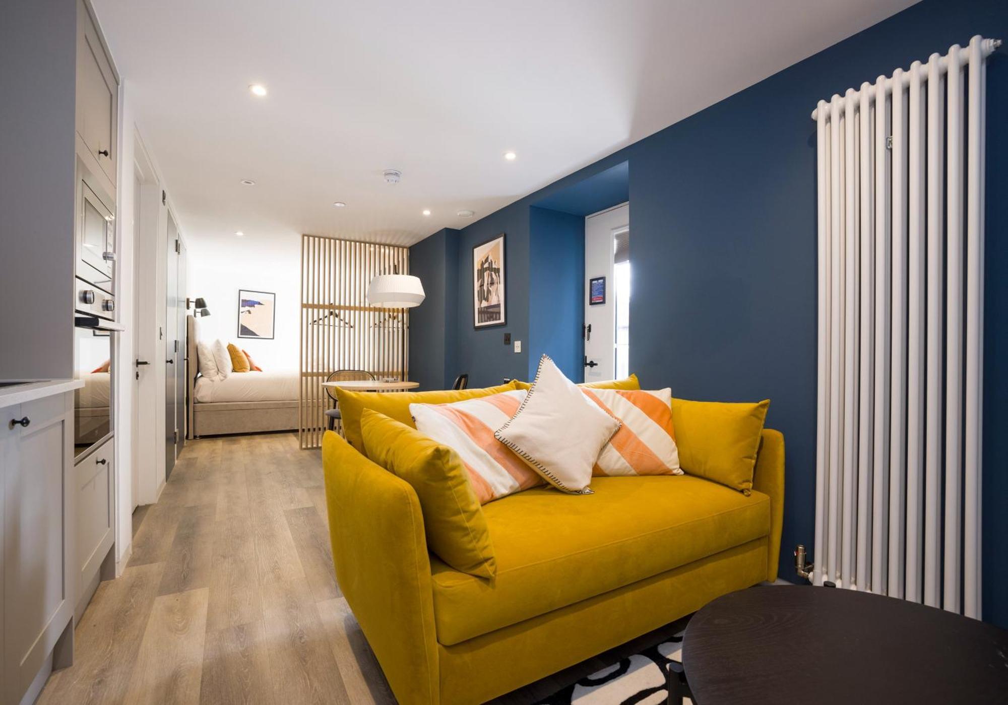 Charming Studios Near Holyrood Park & Calton Hill 에든버러 객실 사진
