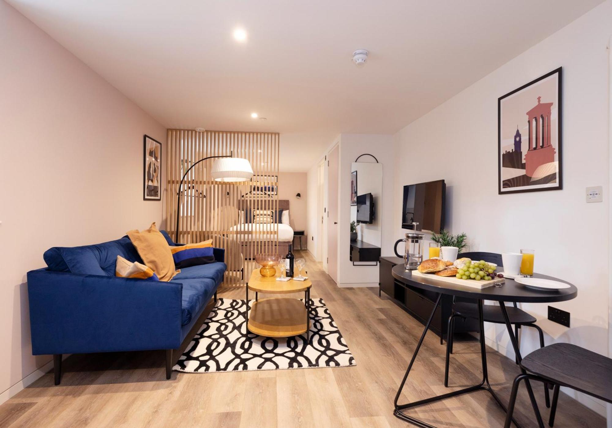 Charming Studios Near Holyrood Park & Calton Hill 에든버러 객실 사진