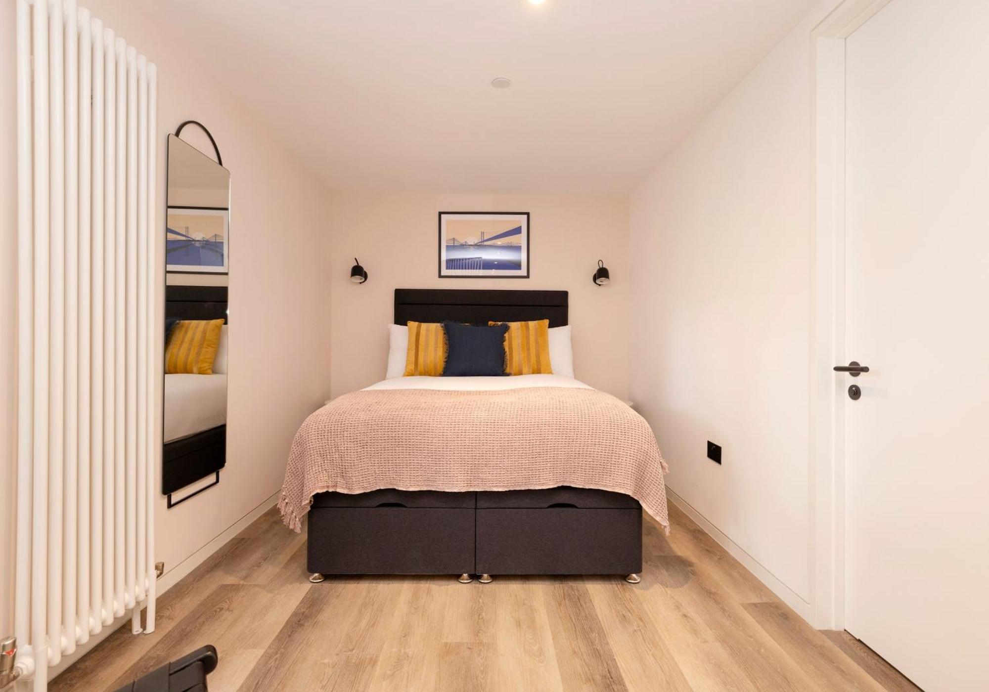 Charming Studios Near Holyrood Park & Calton Hill 에든버러 객실 사진