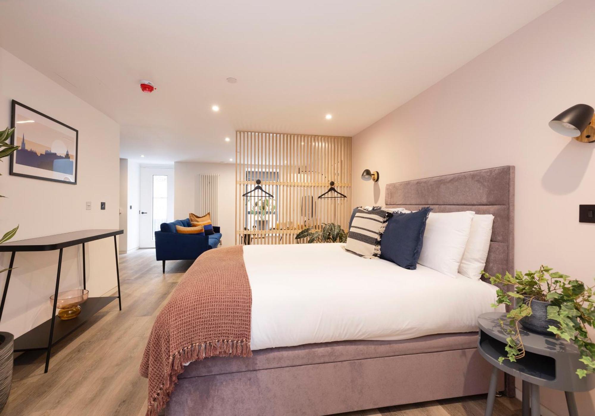 Charming Studios Near Holyrood Park & Calton Hill 에든버러 객실 사진