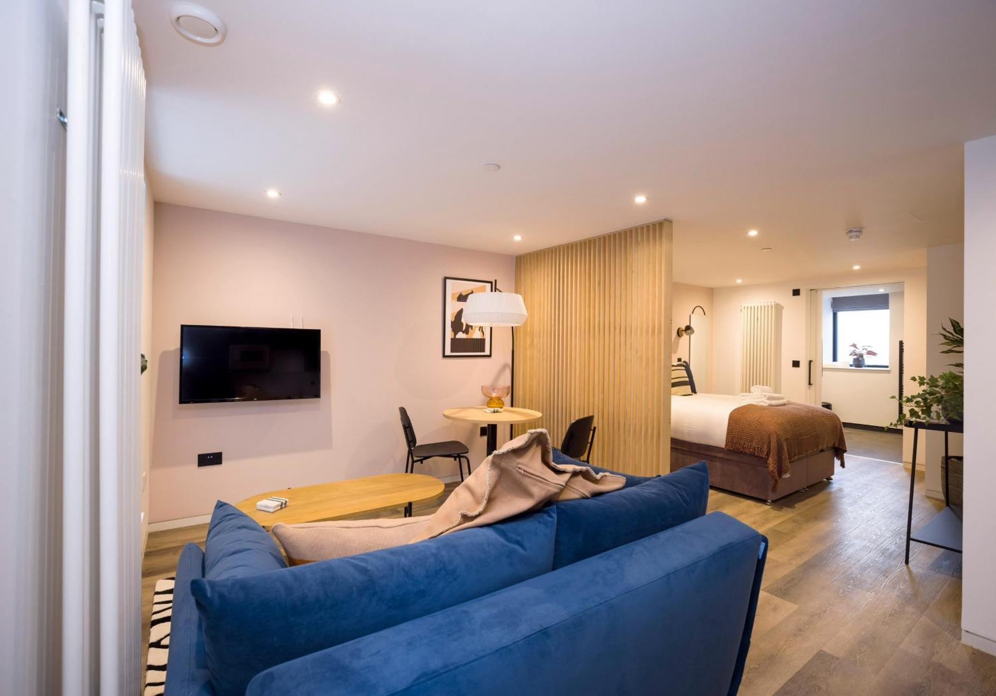 Charming Studios Near Holyrood Park & Calton Hill 에든버러 외부 사진