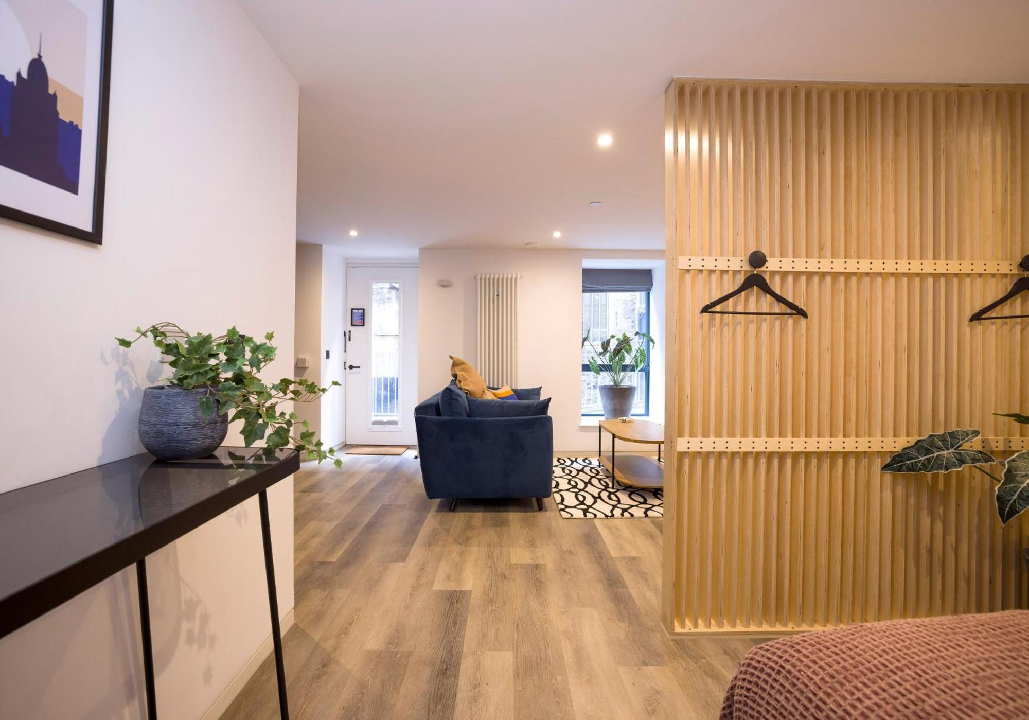 Charming Studios Near Holyrood Park & Calton Hill 에든버러 외부 사진